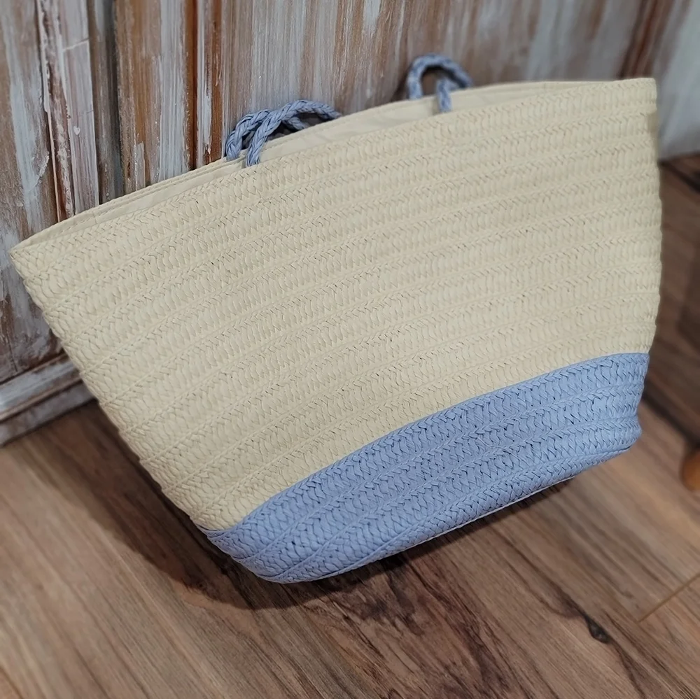 NWT Exclusive Stitch Woven Tote - Picture 3 of 6